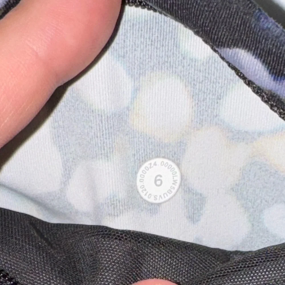 Lululemon Speed Up Tight Full on Luxtreme Size 6